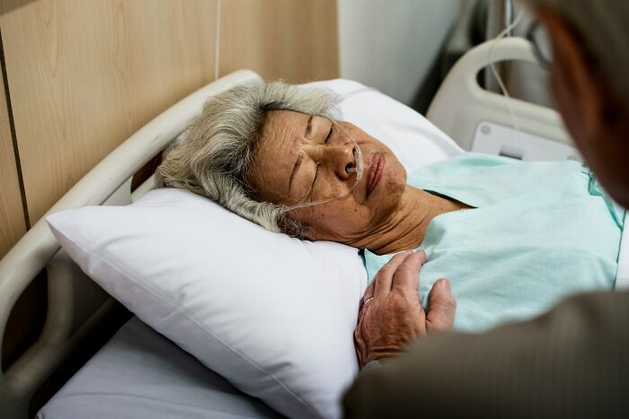 62 Wild Deathbed Confessions That Totally Changed Family Stories