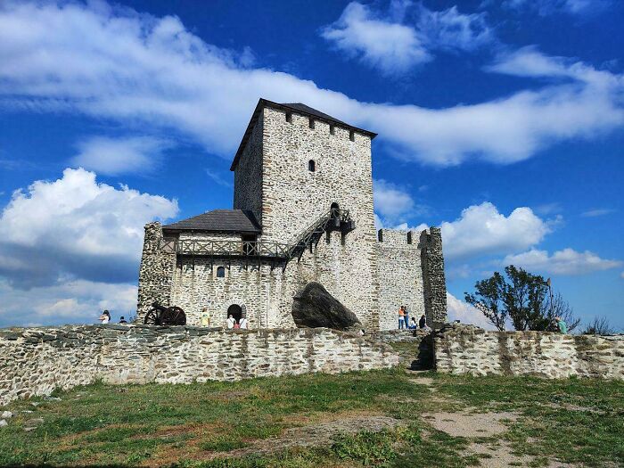Vršac Castle, Serbia: Medieval Fortress Against Ottoman Giants
