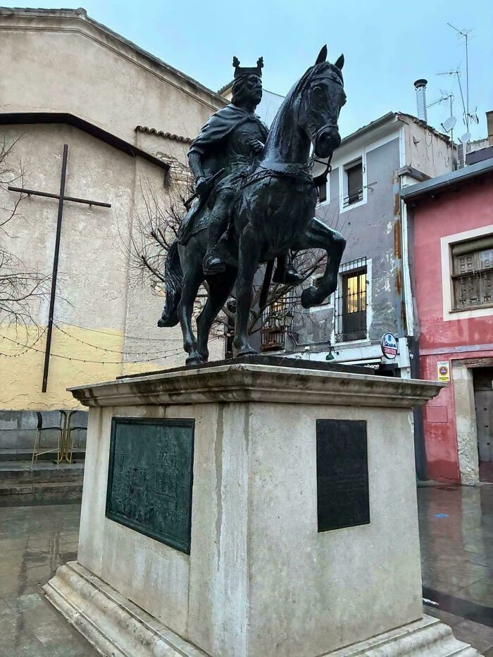 Statue Of Alfonso VIII: The Dude Who Took Cuenca In 1177