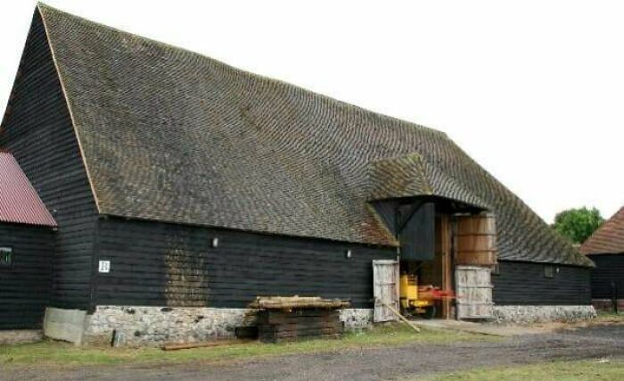 Abbey Farm Barn: Built in 1147 and Still Standing