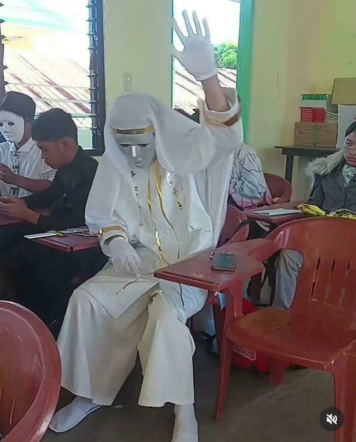 Okay, What Even Is This? 66 Mind-Boggling Pics to Scratch Your Head At!