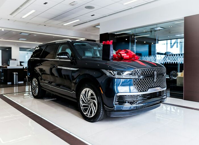 Wait, Employees Spill the Wildest Secrets About Rich People’s Lives!