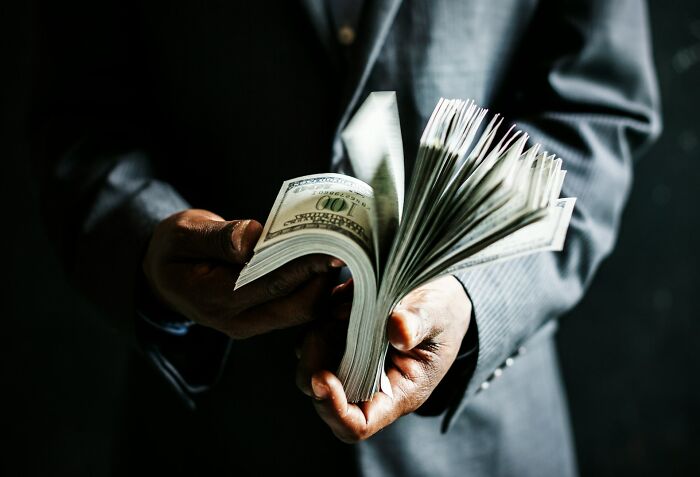 Wait, Employees Spill the Wildest Secrets About Rich People’s Lives!
