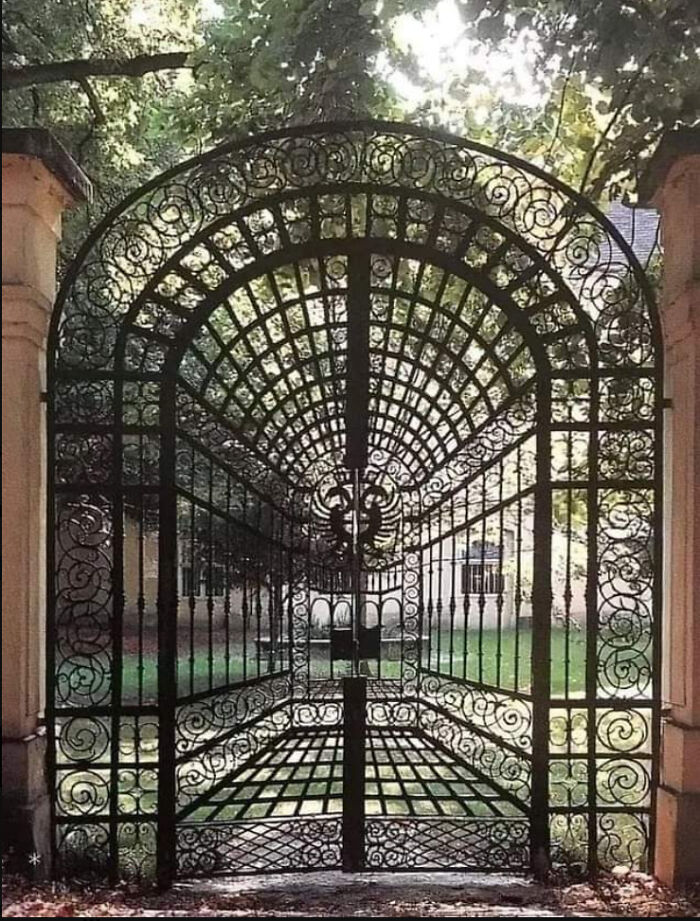 Vienna’s Theresia Arena Gateway: Looks Like a Cool Portal in a Sci-Fi Flick