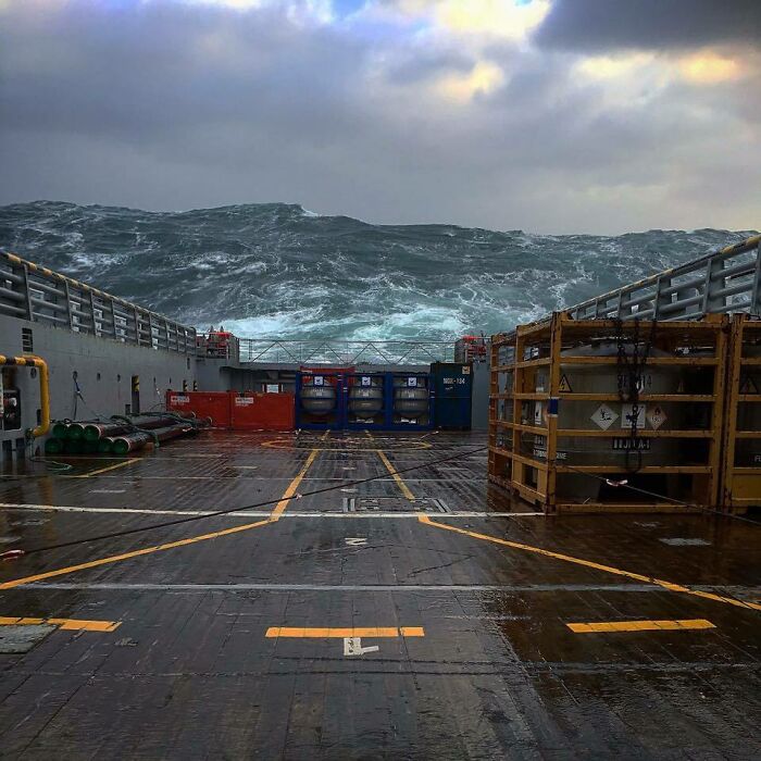 Waves at the North Sea That Could Totally Star in a Disaster Movie