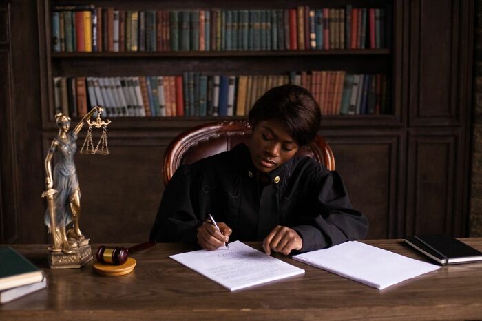 Unexpected Courtroom Chaos: The Wildest Legal Stories You Have to Hear to Believe