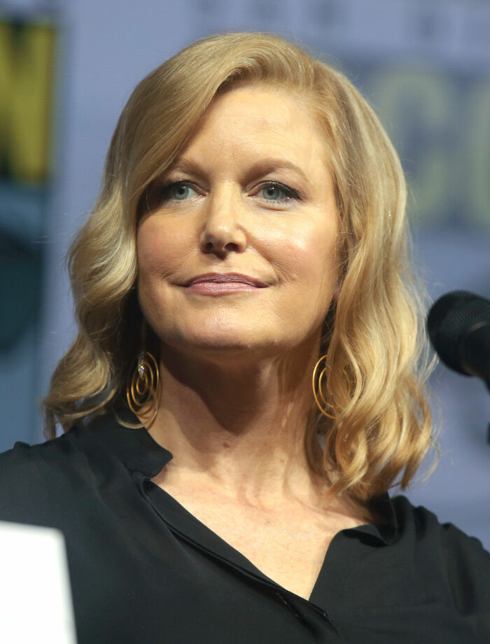Anna Gunn: Breaking Bad’s Emmy-Winning Surprise