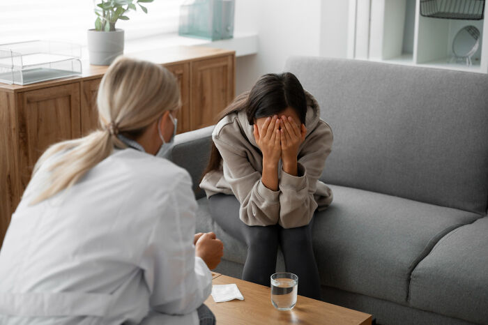 The Wildest Mental Health Struggles Therapists Say Are the Toughest to Handle