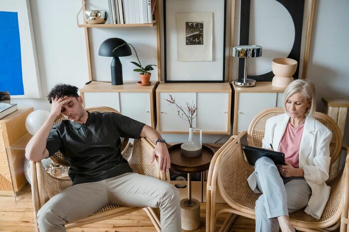 The Wildest Mental Health Struggles Therapists Say Are the Toughest to Handle