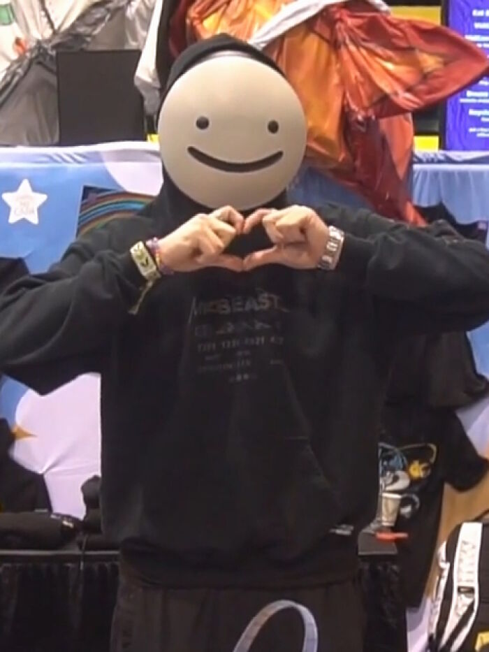 YouTuber Dream, 27