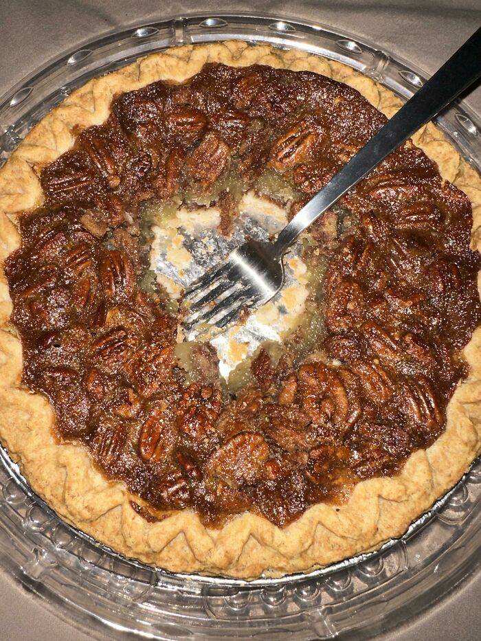 The Most Unique Way I’ve Ever Seen Someone Eat Pie