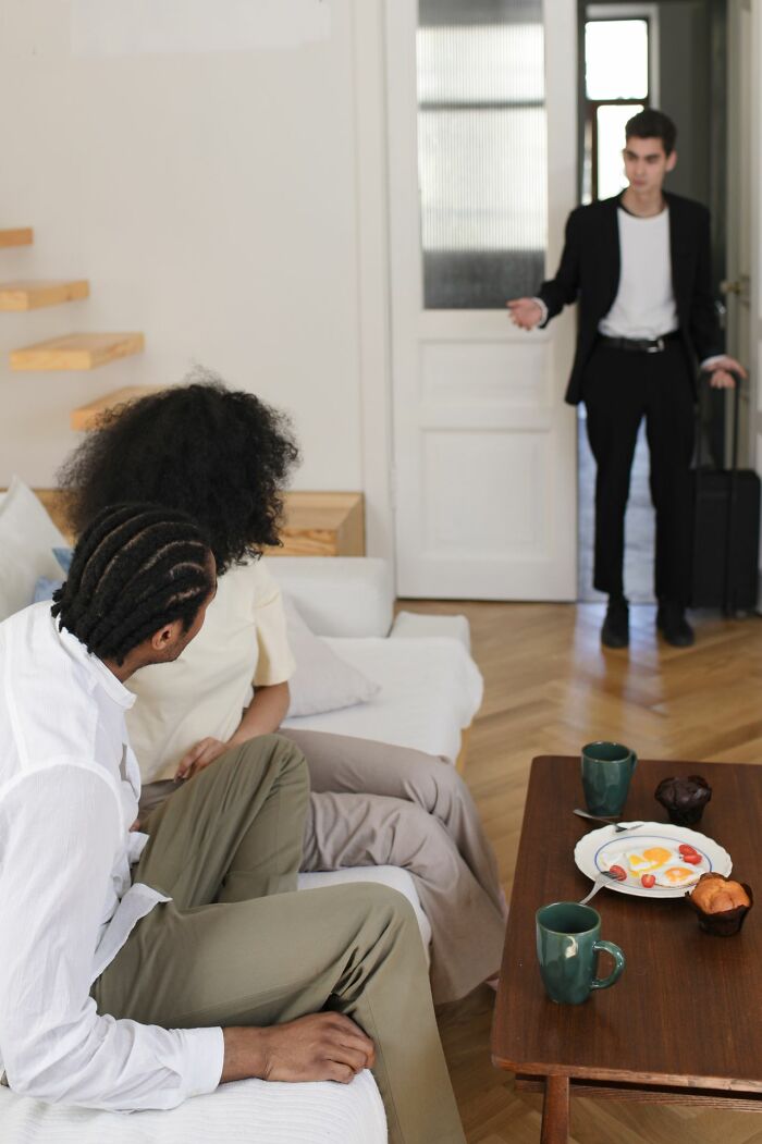 When Friendships Go Sideways: Wild Breakup Stories You Won't Believe