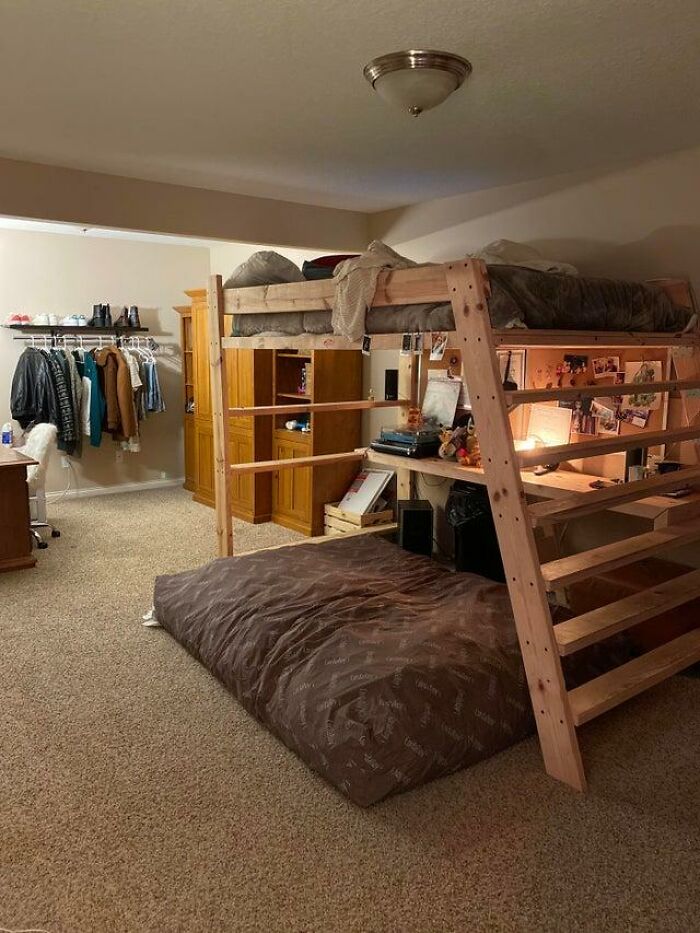 The Surprisingly Wholesome ‘Neckbeard’ Nest