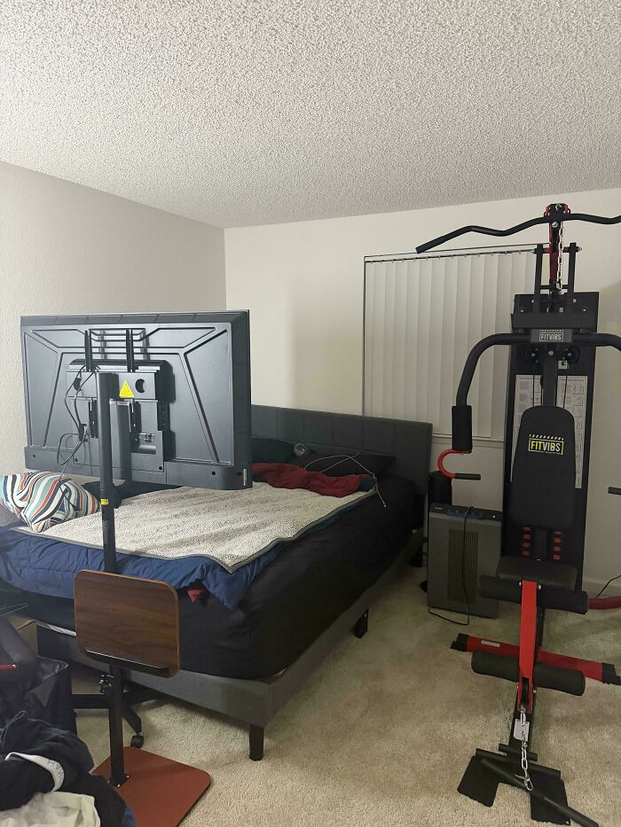 26M and My Girlfriend Hates My Room — Challenge Accepted?