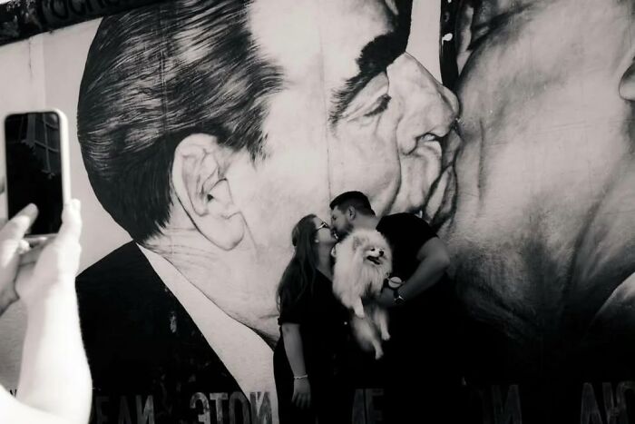 40 Street Photos That Totally Surprise You Around Every Corner