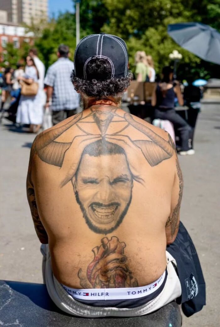 40 Street Photos That Totally Surprise You Around Every Corner