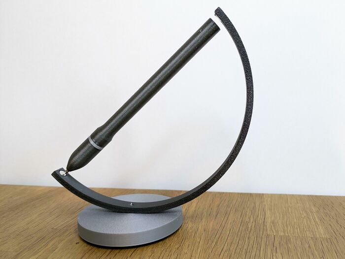 Look, I Made a Magnetic Levitating Pen and Holder!