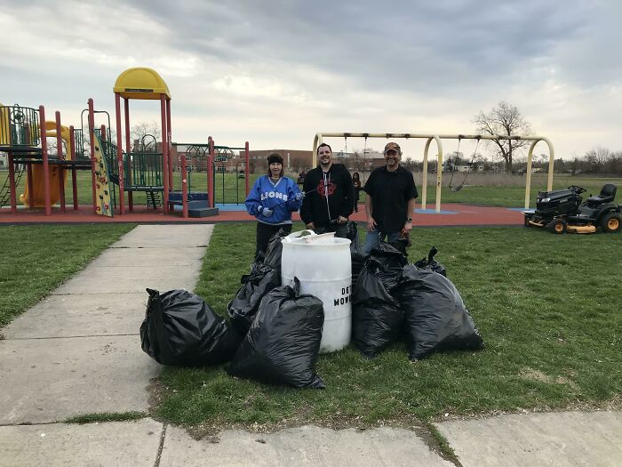 Detroit’s Mower Gang: Mowing AND Cleaning Up Parks? Count Me In!