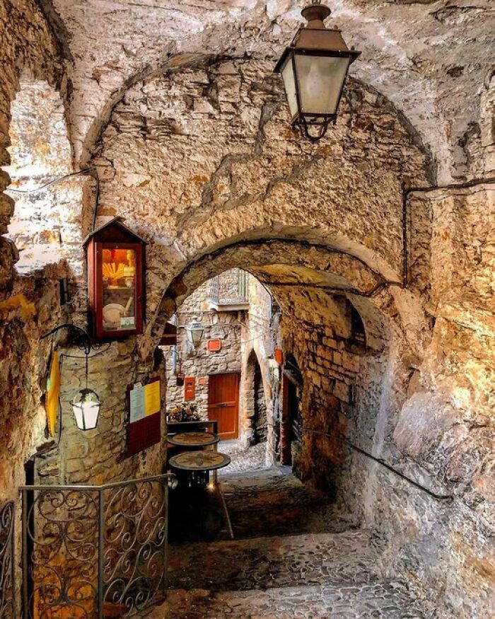 Calcata Vecchia, Italy: Come for the Views, Stay for the Charm