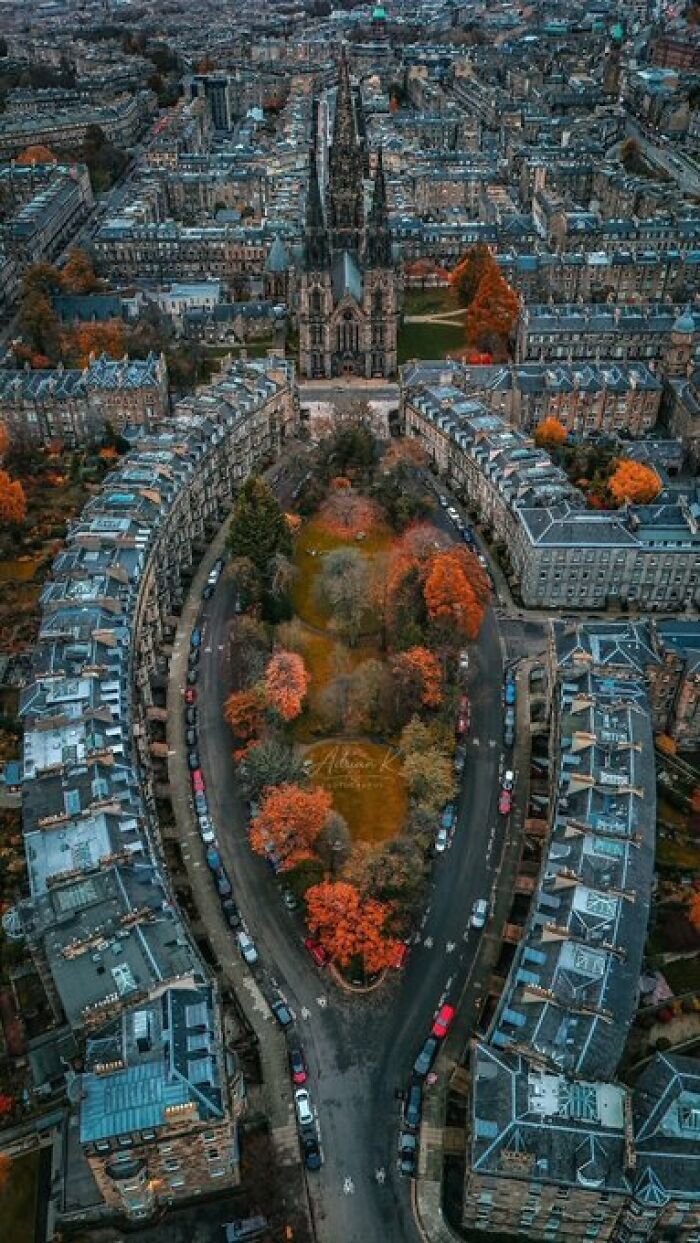 Autumn in Edinburgh: Moody, Cozy, Fabulous