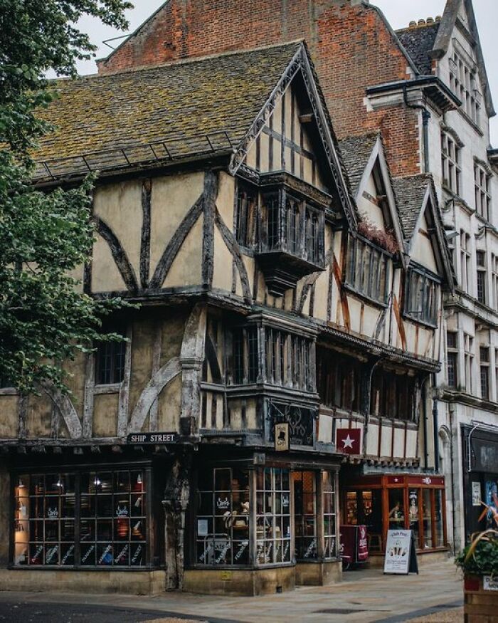 Oxford, England: Smarty-Pants Buildings