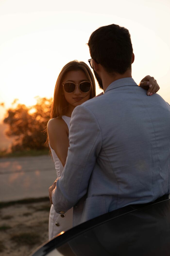 We Asked Women Who Married Rich: Here’s The Wild Side They Didn’t Warn You About