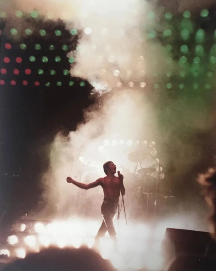 Teen Sneaks Into a Queen Concert with a Camera and Snags This Gem
