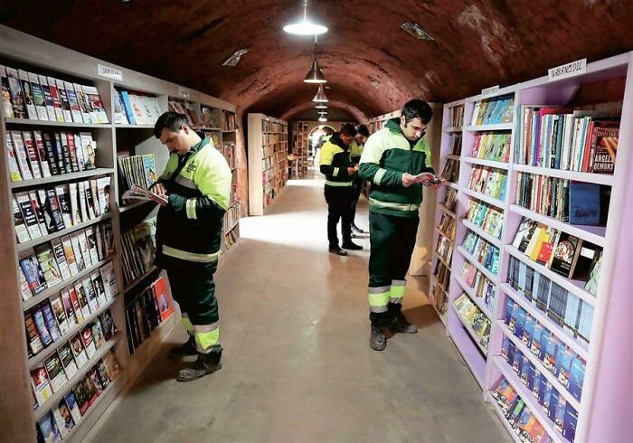 Garbage Collectors Made A Library From Trash-Discarded Books