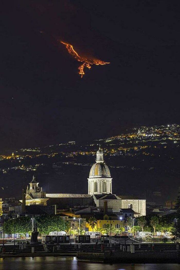 Mount Etna Eruption Looked Like A Phoenix Rising