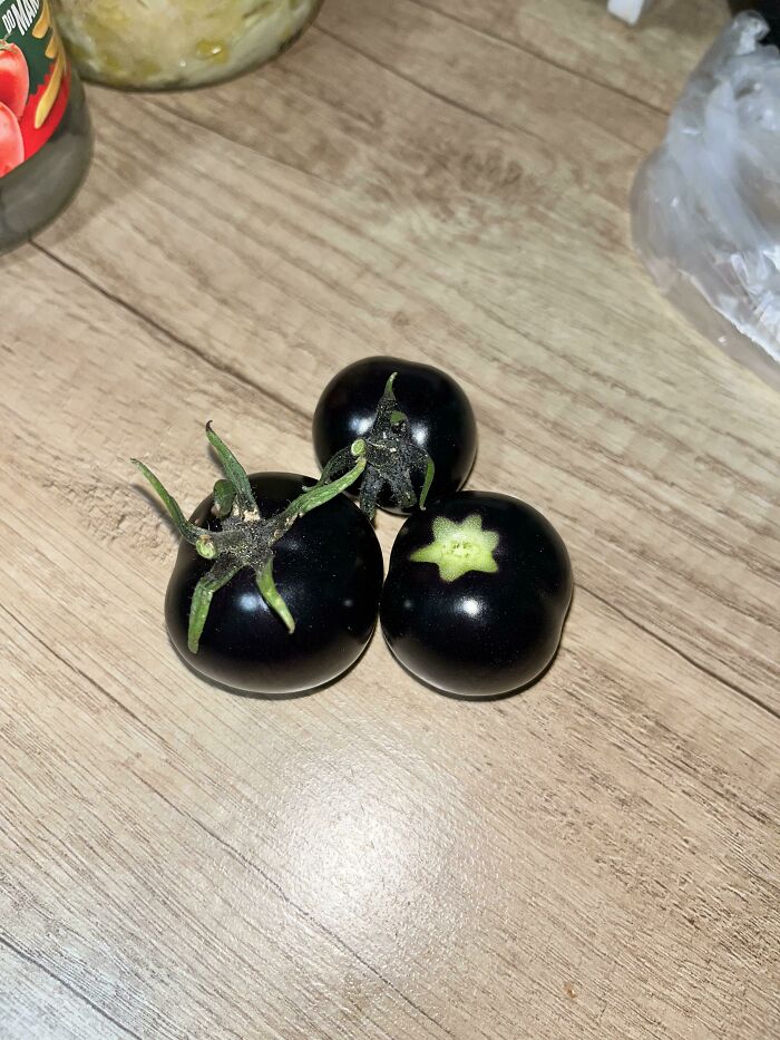 Black Tomatoes? Yep, They’re A Thing!