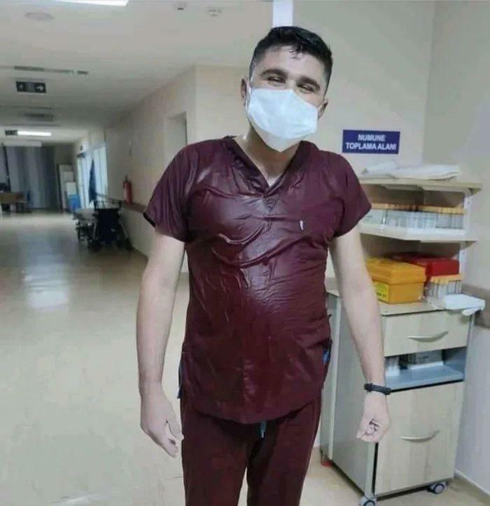 Turkish Nurse Ditches Protective Suit After 36-Hour Covid Shift