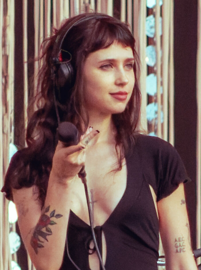 Clairo: The Queen of Bedroom Pop, 28
