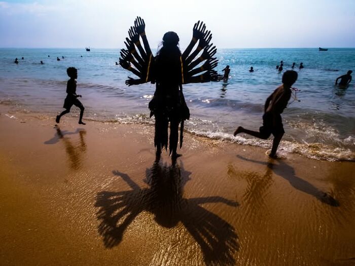 33 Photos That Prove This Photographer Sees Stories Everywhere!