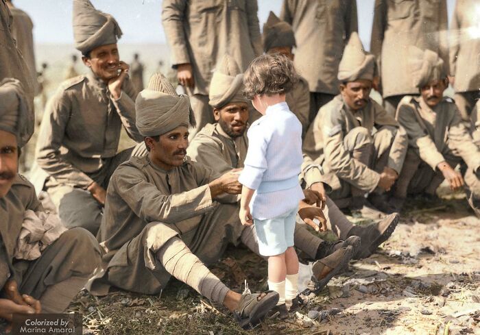 French Kid Meets Indian Soldiers Who Came To Fight Alongside Allies, 1914