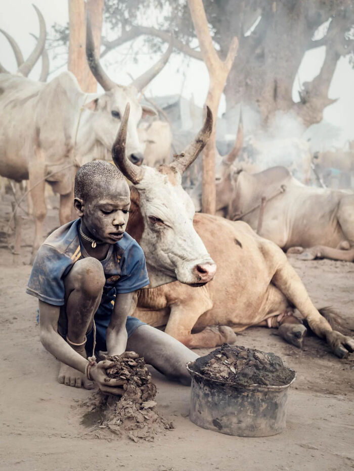 The Poetry Of Dust And Horn: Life With The Mundari Cattle Crew