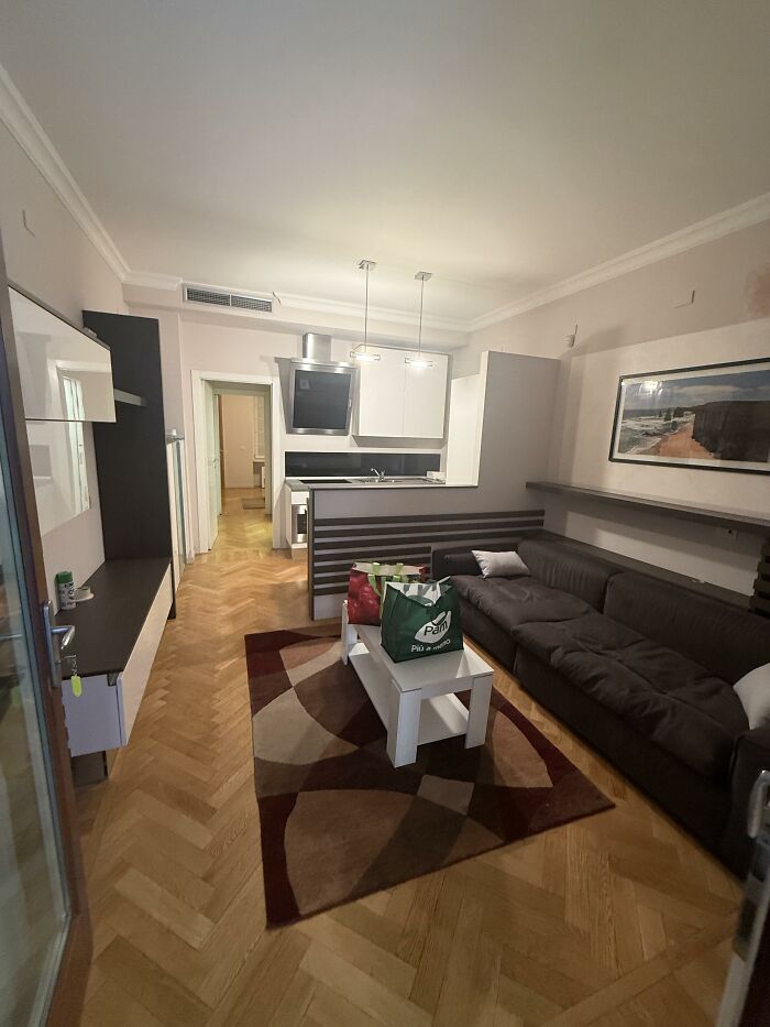 New Place, New Vibes? Sofa Cover & Rug Tips!