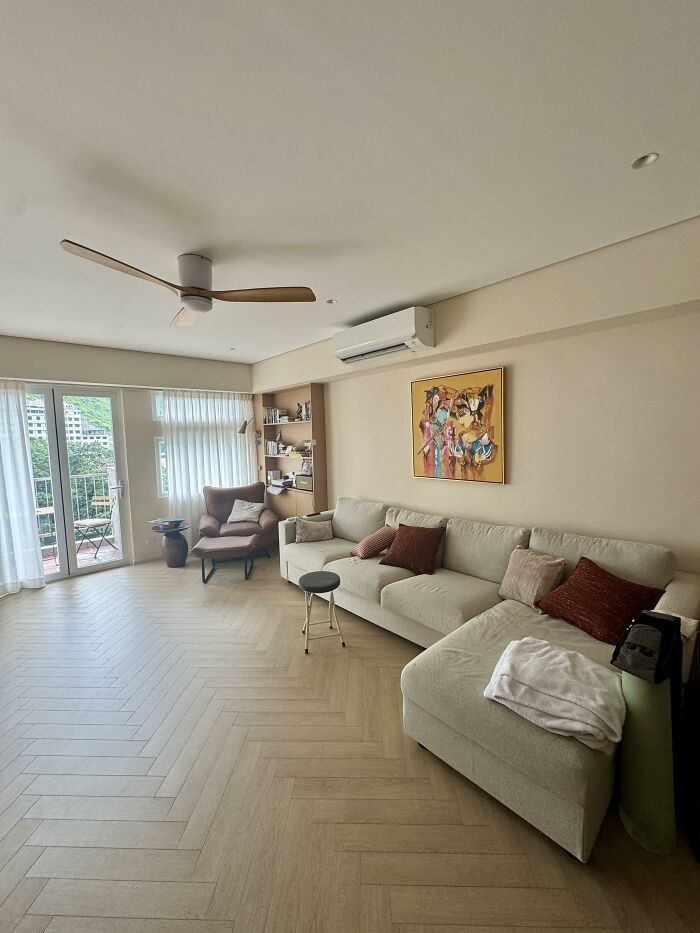 Living Room Rug & Table: What Should I Pick?