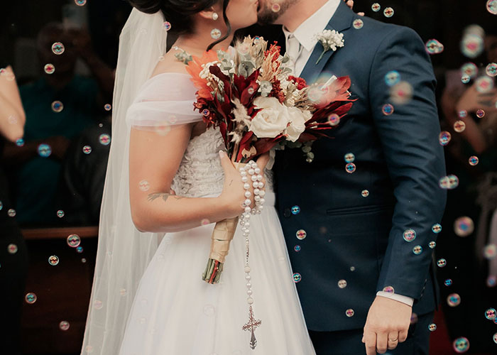 The 66 Wildest Ways Women Found Out Their Partners Were Cheating (Seriously, You'll Gasp!)