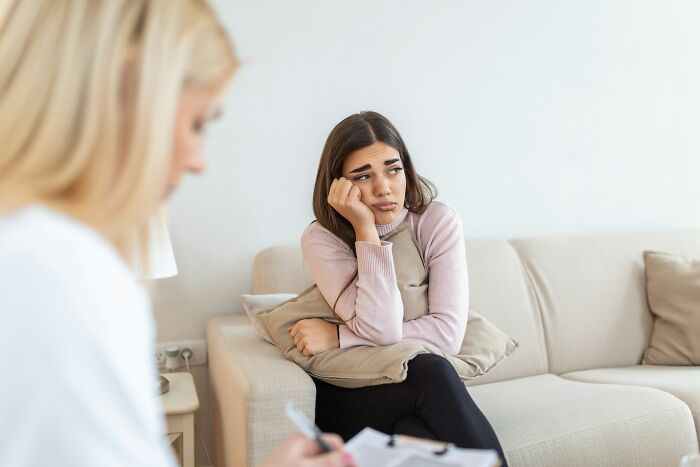 Therapists Who Totally Blew It: The WTF Stories People Shared When They Fired Them