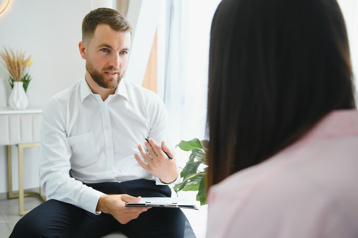 Therapists Who Totally Blew It: The WTF Stories People Shared When They Fired Them