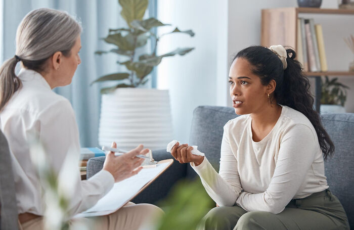 Therapists Who Totally Blew It: The WTF Stories People Shared When They Fired Them