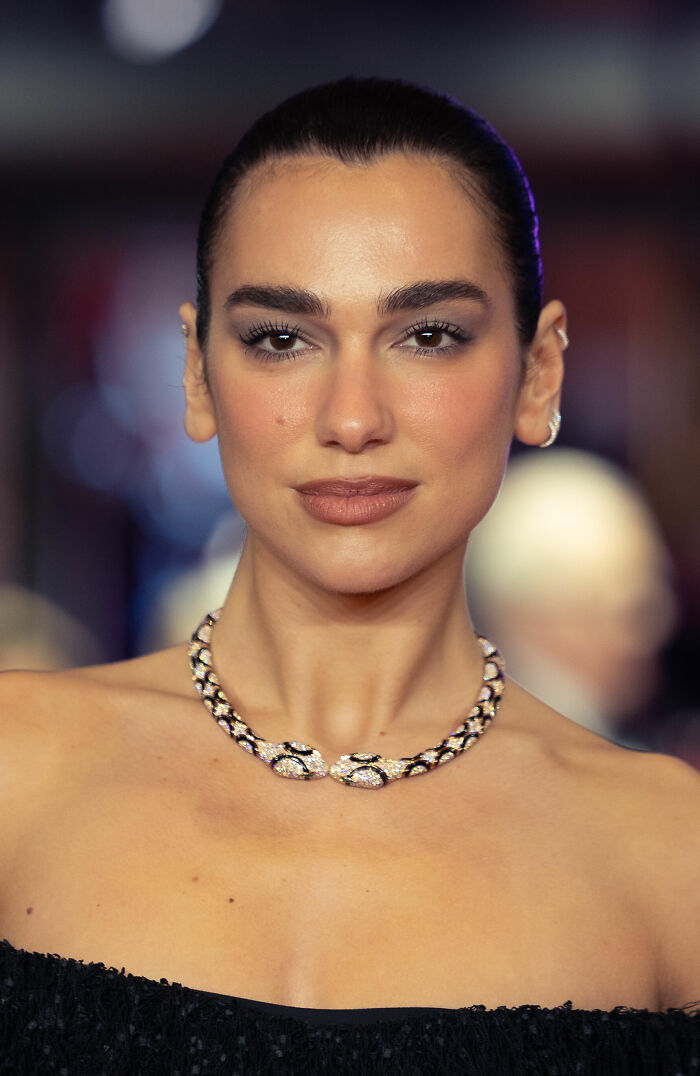 Dua Lipa, Pop Queen Extraordinaire, 31