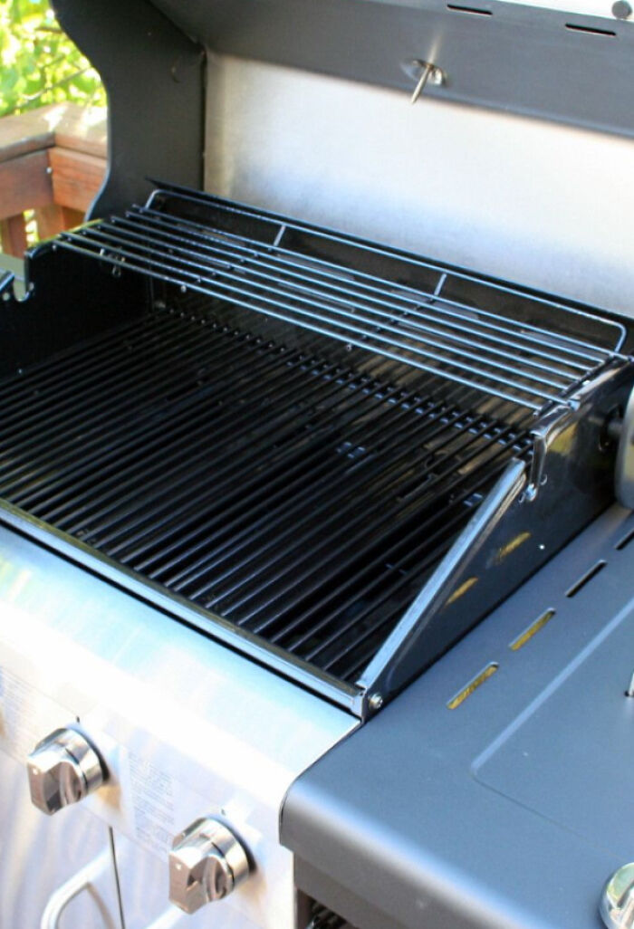 This Kid Made $800 Just By Scrubbing BBQ Grills. Seriously!