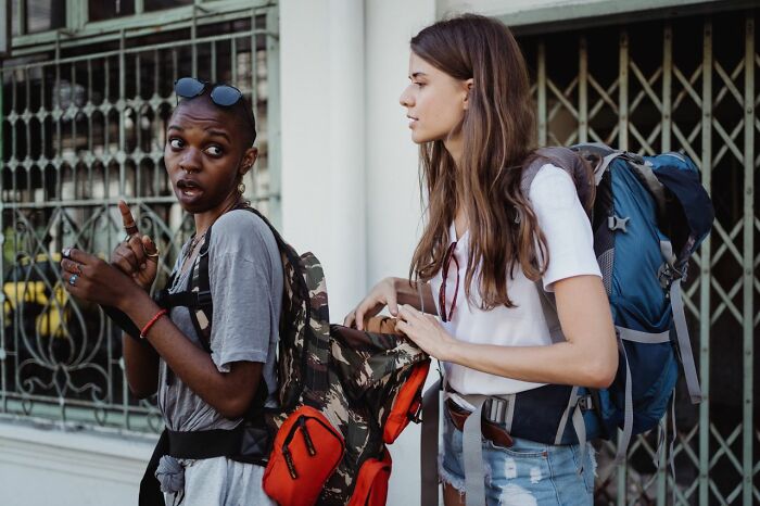 23 American Tourist Fails Abroad That’ll Have You Facepalming