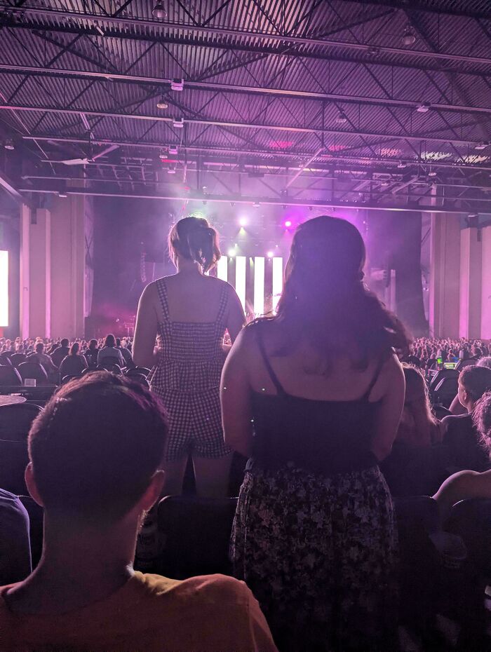 Concert Etiquette 101: Stand In The Pit If You Wanna Stand