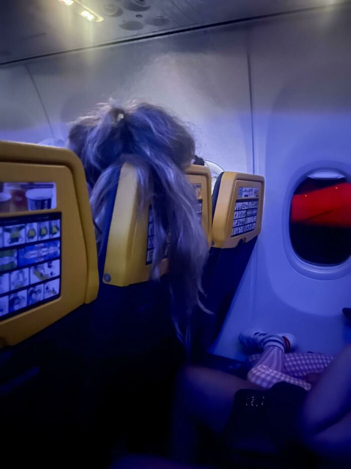 Girl in Front of My Wife on a Flight... Zero Chill