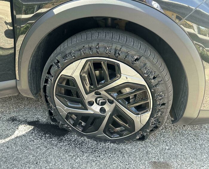Halfway on a Sicily Road Trip, Tire Exploded Right After Food Poisoning