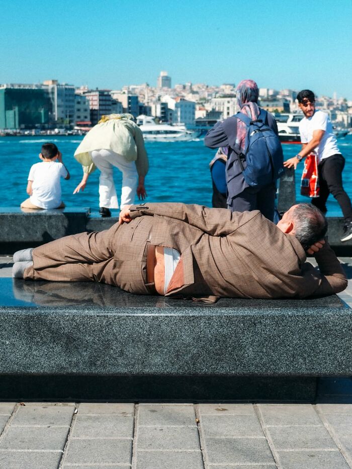 Wait Till You See These 58 Crazy Perfect Street Photos!