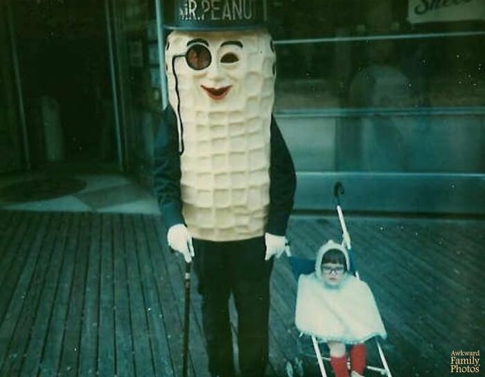 31 Totally Whacked Childhood Mascot Photos That’ll Make You Go “Wait, What?!”