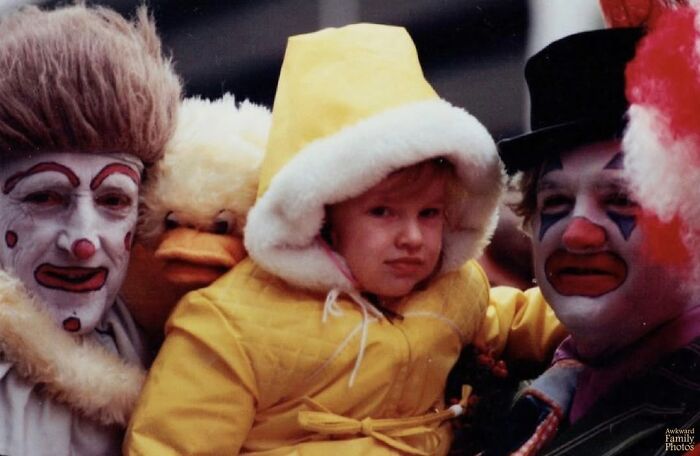 31 Totally Whacked Childhood Mascot Photos That’ll Make You Go “Wait, What?!”